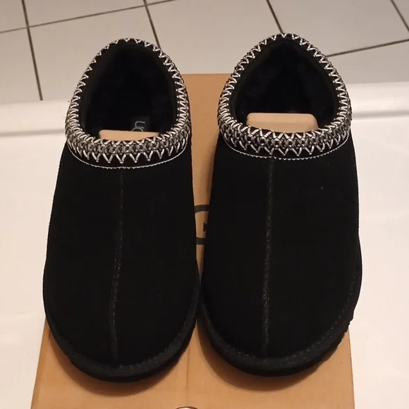 UGG Black Slippers with White Detailing Women's TASMAN II SIZE 7 Brand New - Picture 4 of 5